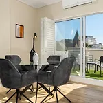 220 On Loop Luxury Apartments