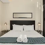 220 On Loop Luxury Apartments