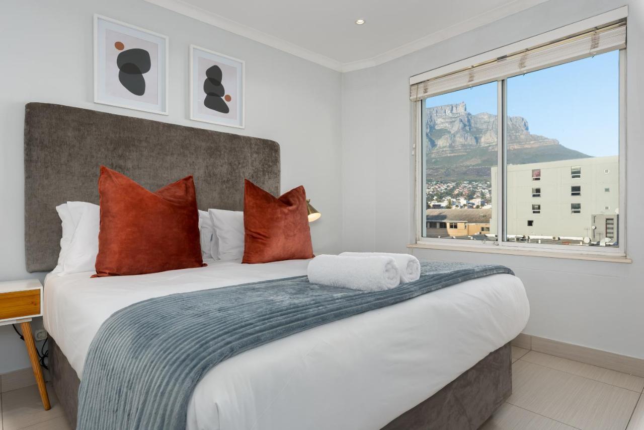220 On Loop Luxury * Cape Town
