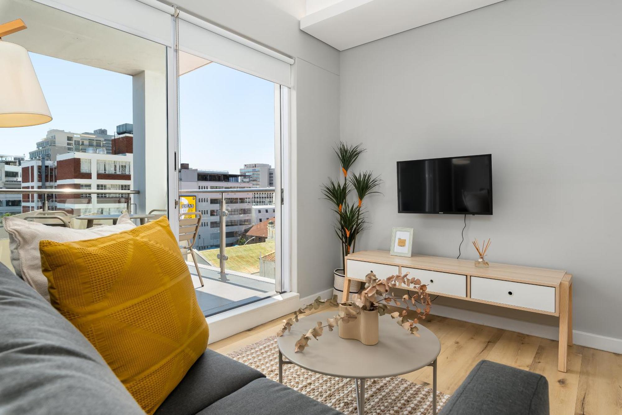 220 On Loop Luxury Apartment *