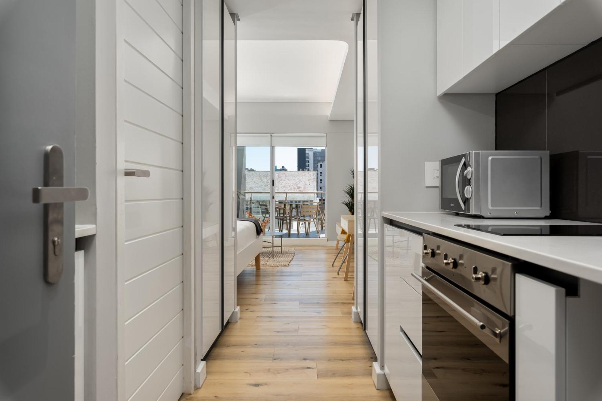 220 On Loop Luxury Apartment